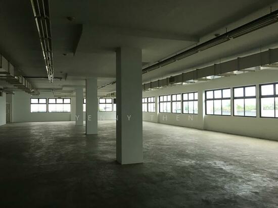 Defu Lane Warehouse Ceiling Height 4 M Cargo Lifts Singapore