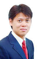 (Amos) Lim Keng Swee