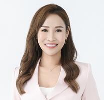 Lindy Lee