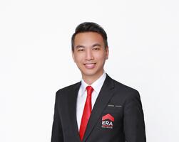 Adrian Chong 伟明