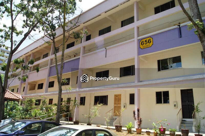 656 Hougang Avenue 8 #0