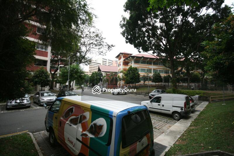 218 Jurong East Street 21 #0