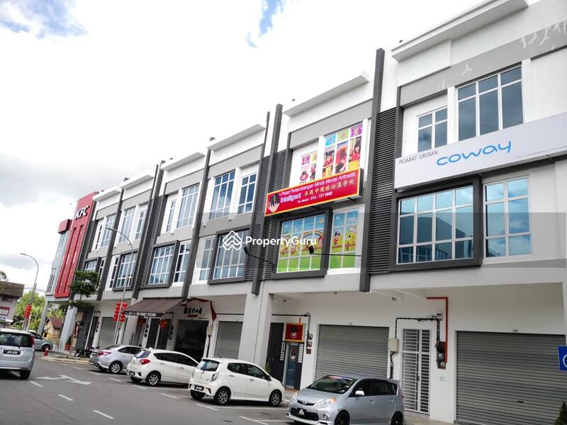 the store batu pahat